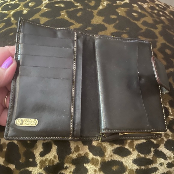 Vintage FendiBlack and Brown kisslock Logo Wallet - Picture 6 of 9
